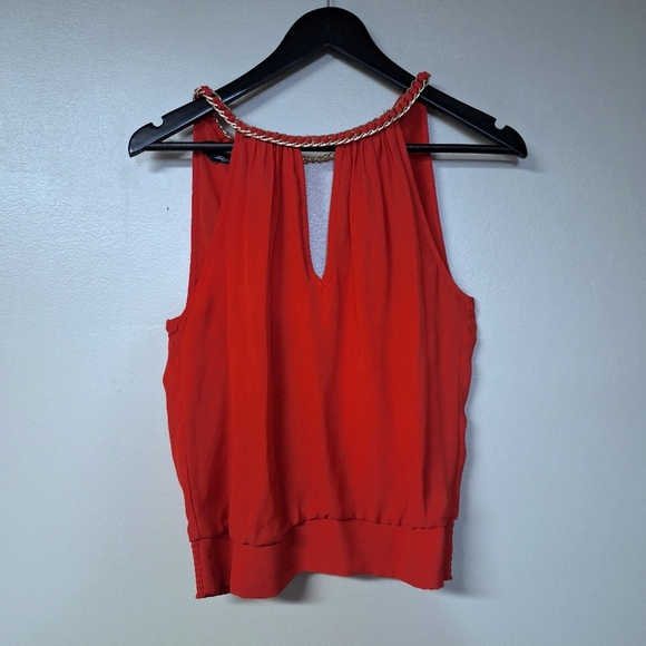 bebe Keyhole Sleeveless Halter Top Blouse w Gold Tone Chain Elastic Hem Red - Picture 2 of 10
